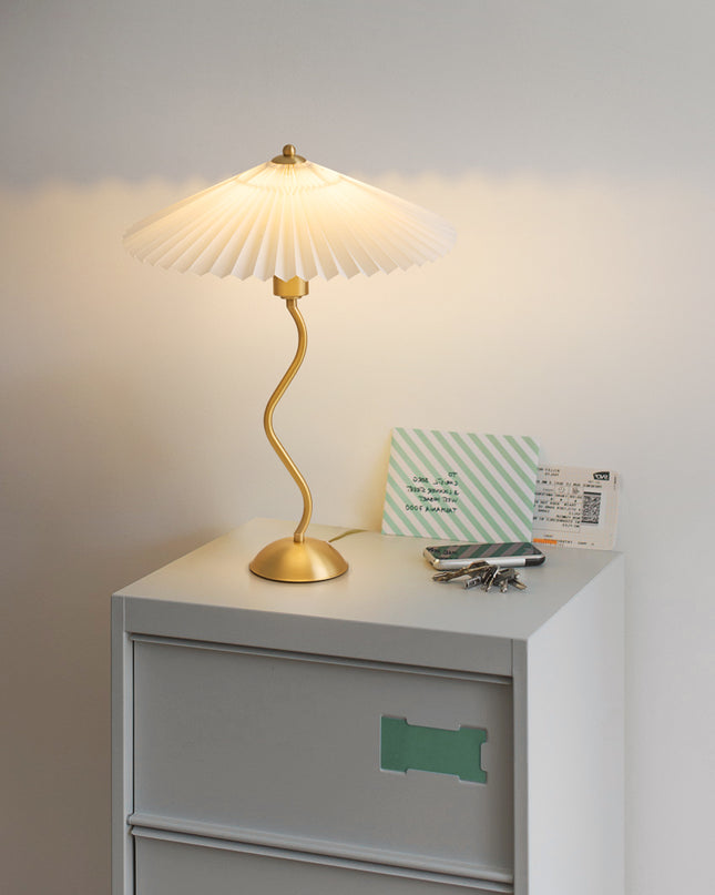 Kimphoria Modern Minimalist Fabric Brass Table Lamp