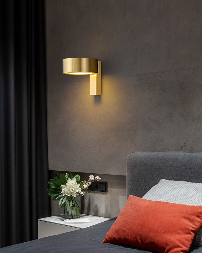Kimphoria Modern Minimalist Dimmable Brass / Matte Black Wall Sconce