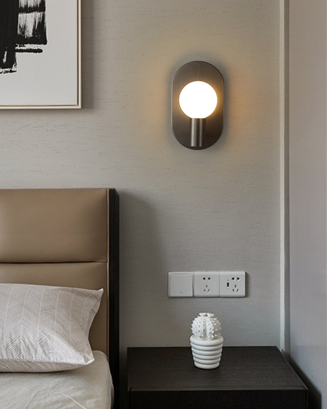Kimphoria Modern Minimalist Brass / Matte Black Wall Sconce