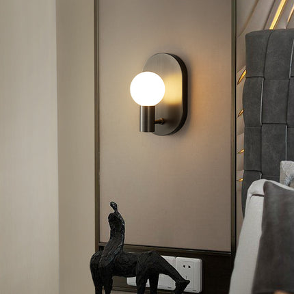 Kimphoria Modern Minimalist Brass / Matte Black Wall Sconce
