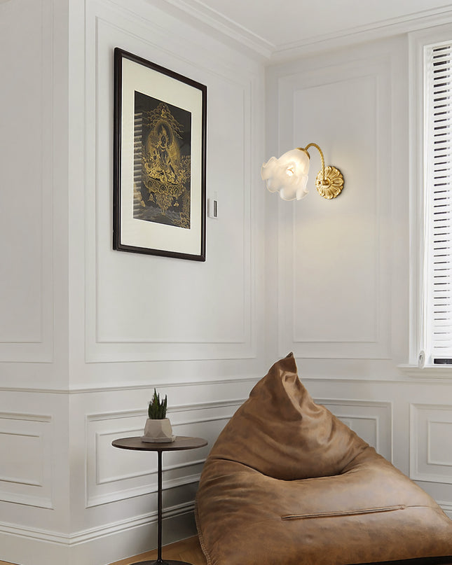 Kimphoria Traditional Brass Armed Wall Sconce