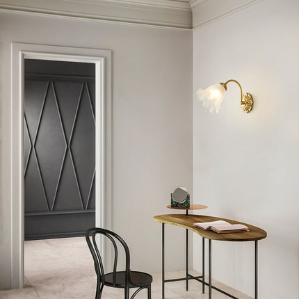Kimphoria Traditional Brass Armed Wall Sconce