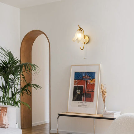 Kimphoria Traditional Brass Armed Wall Sconce