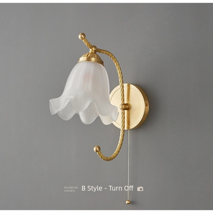 Kimphoria Traditional Brass Armed Wall Sconce