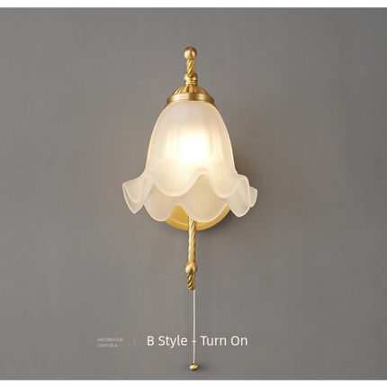 Kimphoria Traditional Brass Armed Wall Sconce
